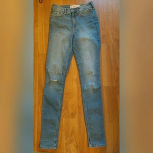 Hollister Distressed Light Wash Skinny Jeans